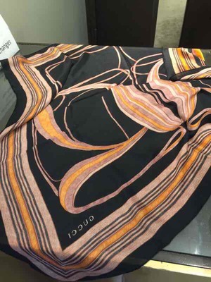 【Gucci清仓特价】Gucci真丝黑果粉 7个 一年四季都可以戴哦 非常好看哦。数量不多哦 - 洋码头扫货神器