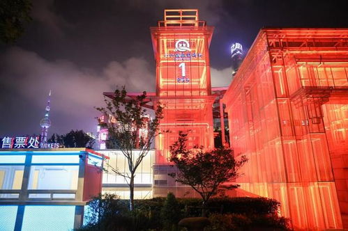 上海 十六铺 改造完成,全新亮相的 时空之门 成南外滩新地标
