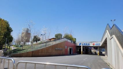 洋泾港休闲广场好玩吗,洋泾港休闲广场景点怎么样_点评_评价【携程】